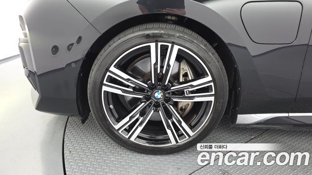 BMW 7 Series (G70) 750e xDrive M Sport 2023 — фото 5