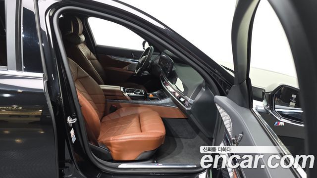 BMW 7 Series (G70) 750e xDrive M Sport 2023 — фото 15