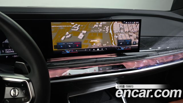 BMW 7 Series (G70) 750e xDrive M Sport 2023 — фото 18