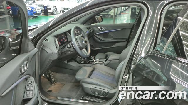 BMW 1 Series (F40) 120i M Sports 2024 — фото 10