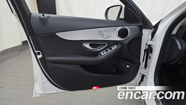 Mercedes-Benz C-Class (W205) C220 d 4MATIC 2020 — фото 24