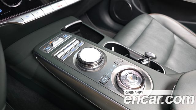 Genesis GV70 2.5T Gasoline AWD 2022 — фото 9