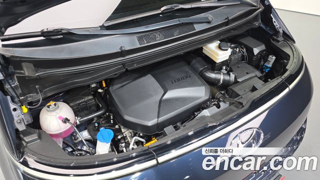 Hyundai Staria Cargo 5-Seater Modern 2022 — фото 6