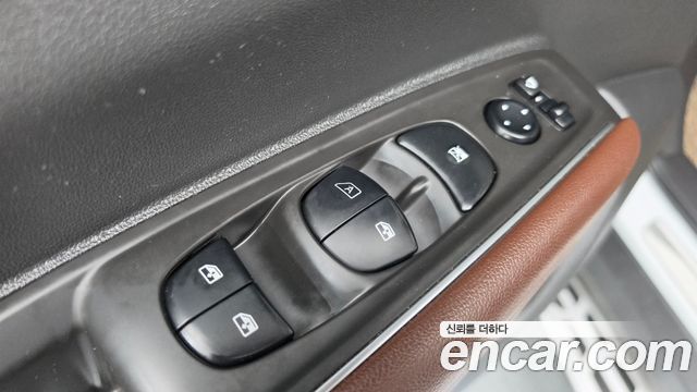 Renault Korea QM6 Diesel 2WD RE Signature 2018 — фото 27