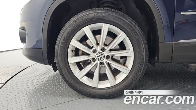 Volkswagen Tiguan 2.0 TDI Comfort 5N 2016 — фото 5