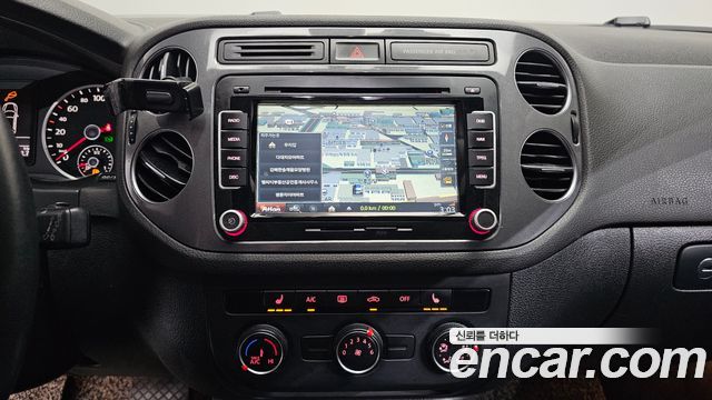 Volkswagen Tiguan 2.0 TDI Comfort 5N 2016 — фото 14
