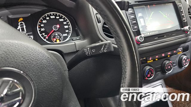 Volkswagen Tiguan 2.0 TDI Comfort 5N 2016 — фото 18