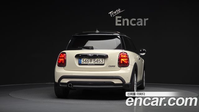 MINI Cooper Classic Plus 3rd 2022 — фото 4