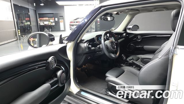 MINI Cooper Classic Plus 3rd 2022 — фото 10