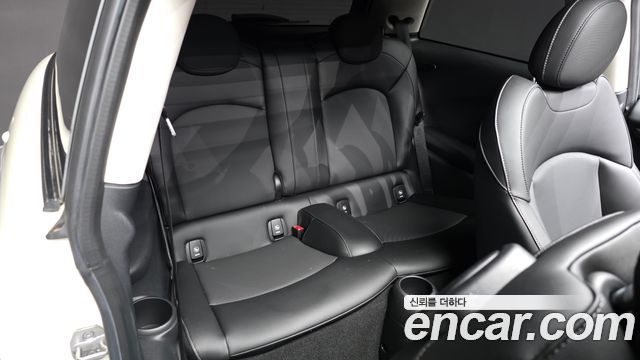 MINI Cooper Classic Plus 3rd 2022 — фото 12