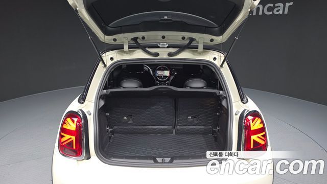 MINI Cooper Classic Plus 3rd 2022 — фото 20