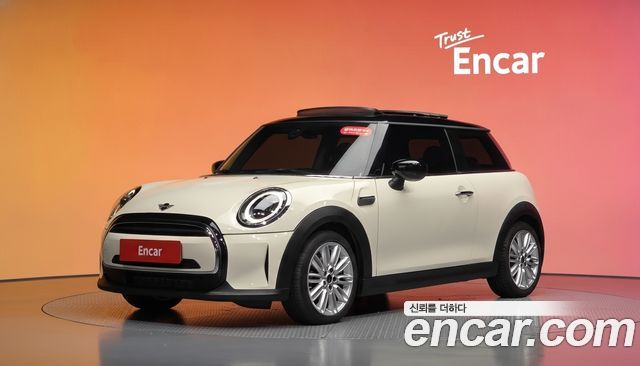 MINI Cooper Classic Plus 3rd 2022 — фото 1
