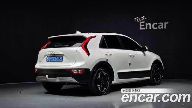 Kia Niro EV Air 2023 — фото 2