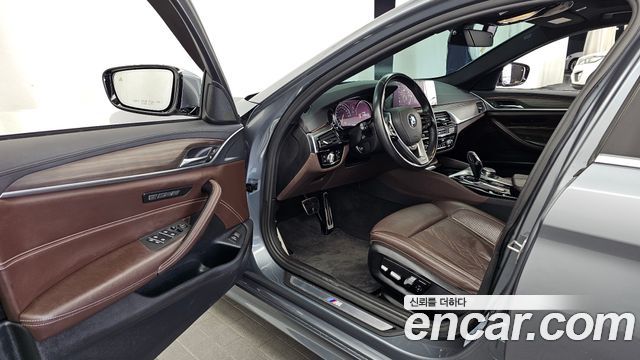 BMW 5 Series (G30) 520d xDrive M Sport Package Plus 2018 — фото 10