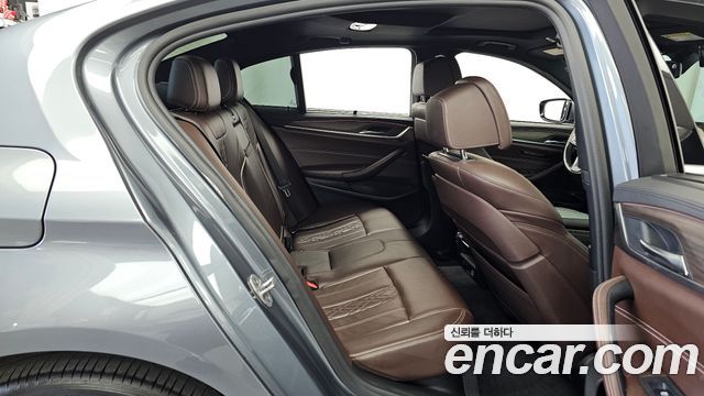 BMW 5 Series (G30) 520d xDrive M Sport Package Plus 2018 — фото 12