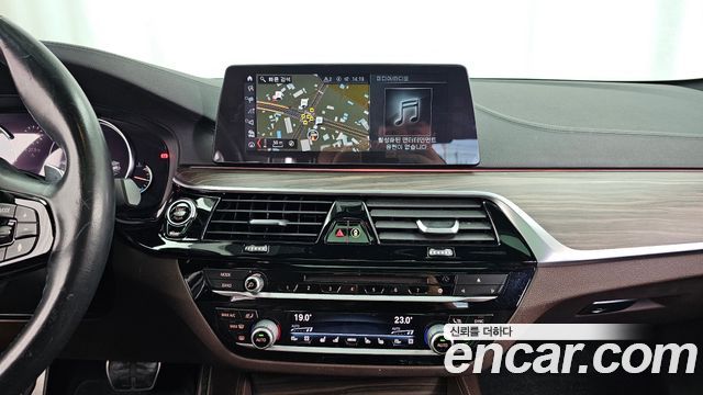 BMW 5 Series (G30) 520d xDrive M Sport Package Plus 2018 — фото 14