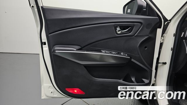 KG Mobility (SsangYong) Very New Tivoli Gasoline 1.5 2WD V3 2022 — фото 24