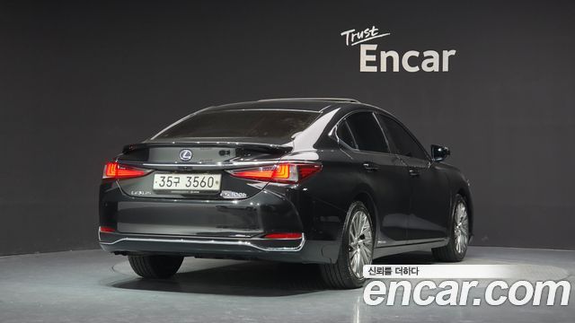 Lexus ES300h (VII) Executive 2019 — фото 2