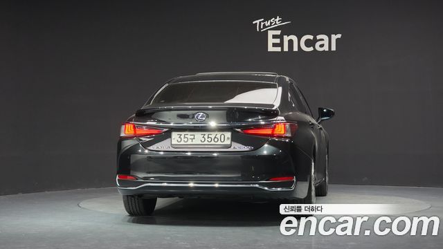 Lexus ES300h (VII) Executive 2019 — фото 4