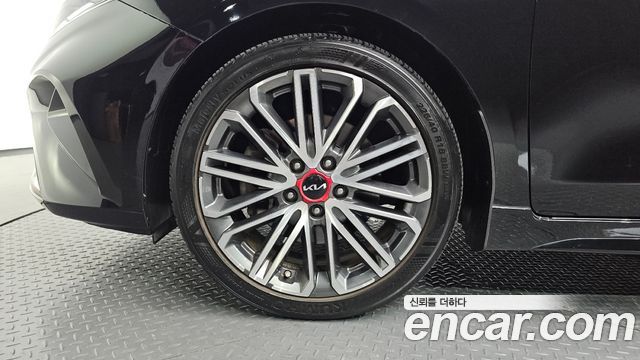 Kia K3 (II) 1.6 Turbo GT 5Door Signature 2022 — фото 5