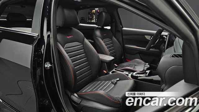 Kia K3 (II) 1.6 Turbo GT 5Door Signature 2022 — фото 17