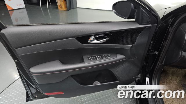 Kia K3 (II) 1.6 Turbo GT 5Door Signature 2022 — фото 30