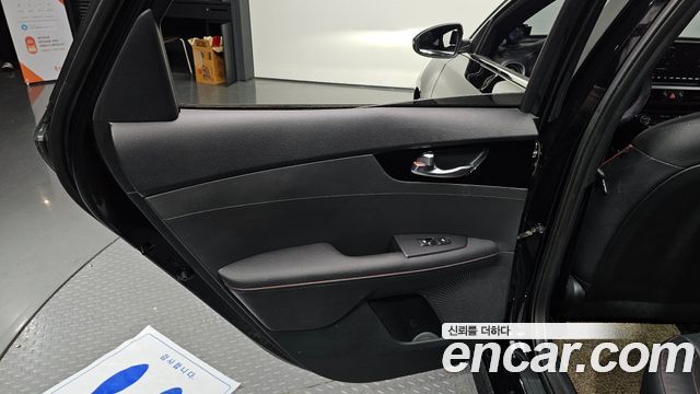 Kia K3 (II) 1.6 Turbo GT 5Door Signature 2022 — фото 32