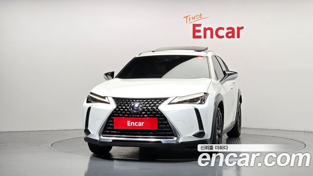 Lexus UX250h 2.0 2WD 2021 — фото 3