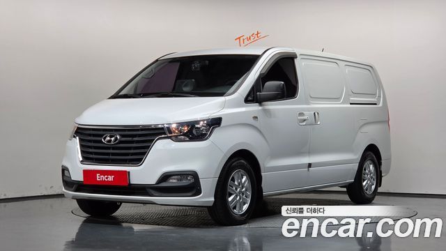 Hyundai Grand Starex Van 3-Seater Smart 2019 — фото 1