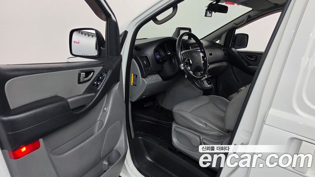 Hyundai Grand Starex Van 3-Seater Smart 2019 — фото 10