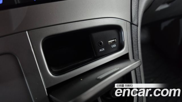 Hyundai Grand Starex Van 3-Seater Smart 2019 — фото 12