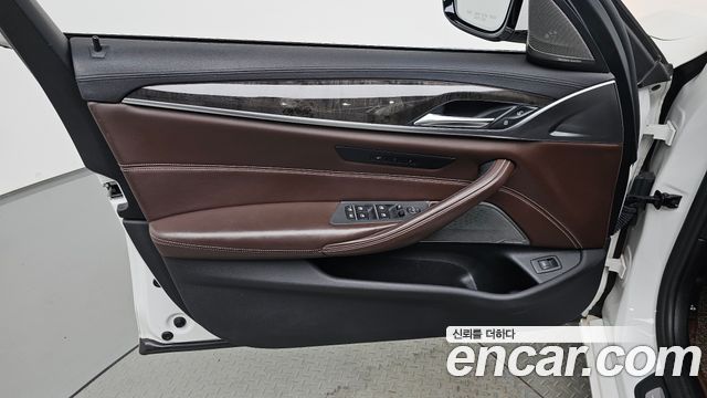 BMW 5 Series (G30) 530d Luxury Plus 2018 — фото 24