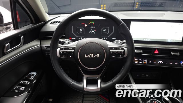 Kia K5 (III) 2.0 Noblesse 2024 — фото 13