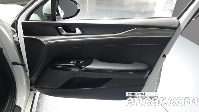 Kia K5 (III) 2.0 Noblesse 2024 — фото 24