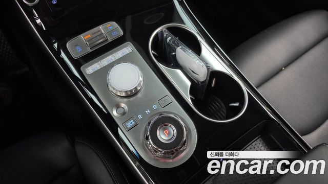 Genesis GV70 2.5T Gasoline AWD 2025 — фото 9