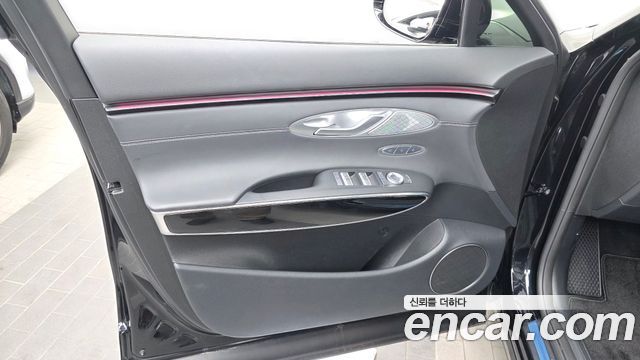 Genesis GV70 2.5T Gasoline AWD 2025 — фото 24