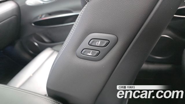 Genesis GV70 2.5T Gasoline AWD 2025 — фото 28