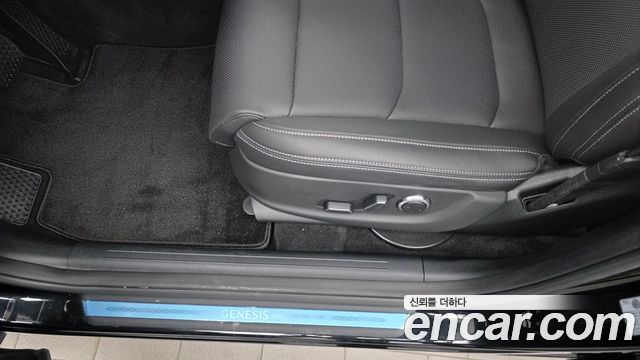 Genesis GV70 2.5T Gasoline AWD 2025 — фото 31