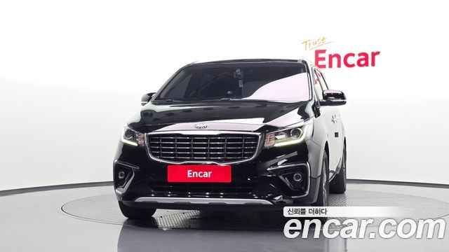 Kia Carnival 9-Seater Luxury 2019 — фото 3