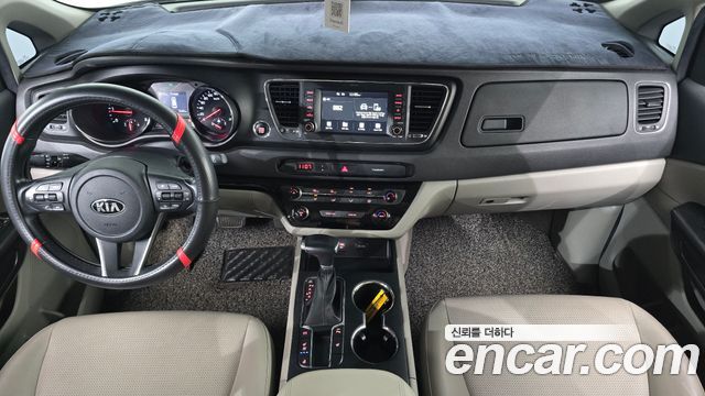 Kia Carnival 9-Seater Luxury 2019 — фото 7