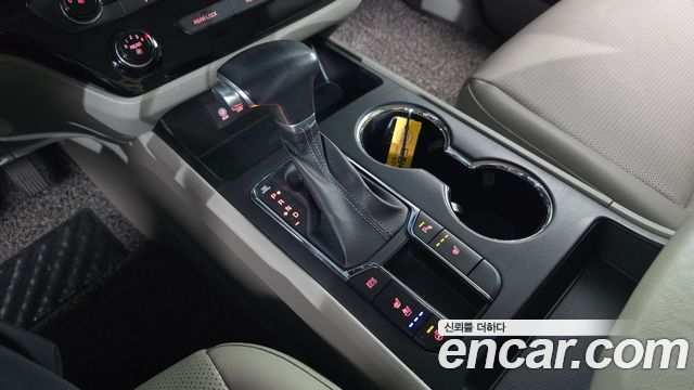 Kia Carnival 9-Seater Luxury 2019 — фото 9