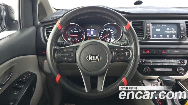 Kia Carnival 9-Seater Luxury 2019 — фото 15