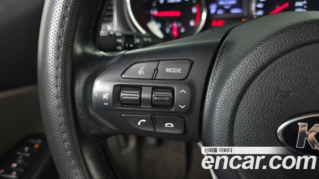 Kia Carnival 9-Seater Luxury 2019 — фото 18