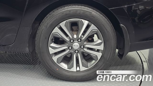 Kia Carnival 9-Seater Luxury 2019 — фото 21