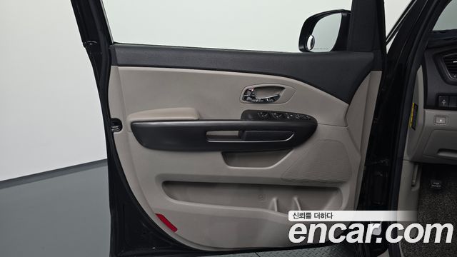 Kia Carnival 9-Seater Luxury 2019 — фото 24
