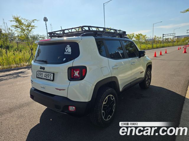 Jeep Renegade 2.0 Diesel Tailhawk AWD 2018 — фото 2