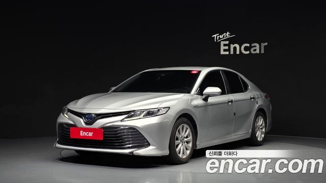 Toyota Camry (XV70) 2.5 LE Hybrid 2019 — фото 1