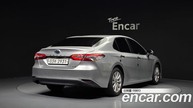 Toyota Camry (XV70) 2.5 LE Hybrid 2019 — фото 2