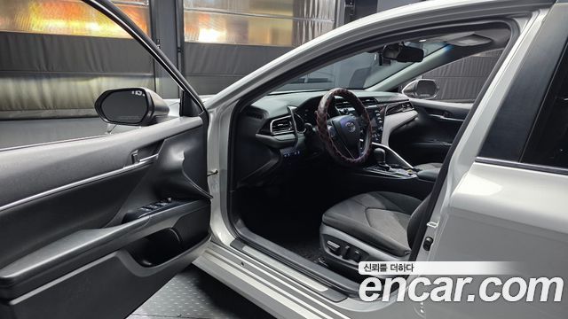 Toyota Camry (XV70) 2.5 LE Hybrid 2019 — фото 10
