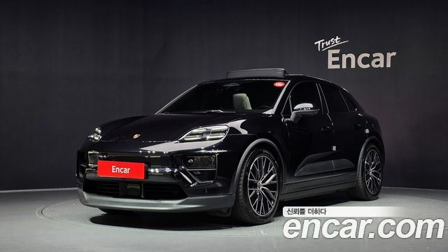 Porsche Macan EV Base 4